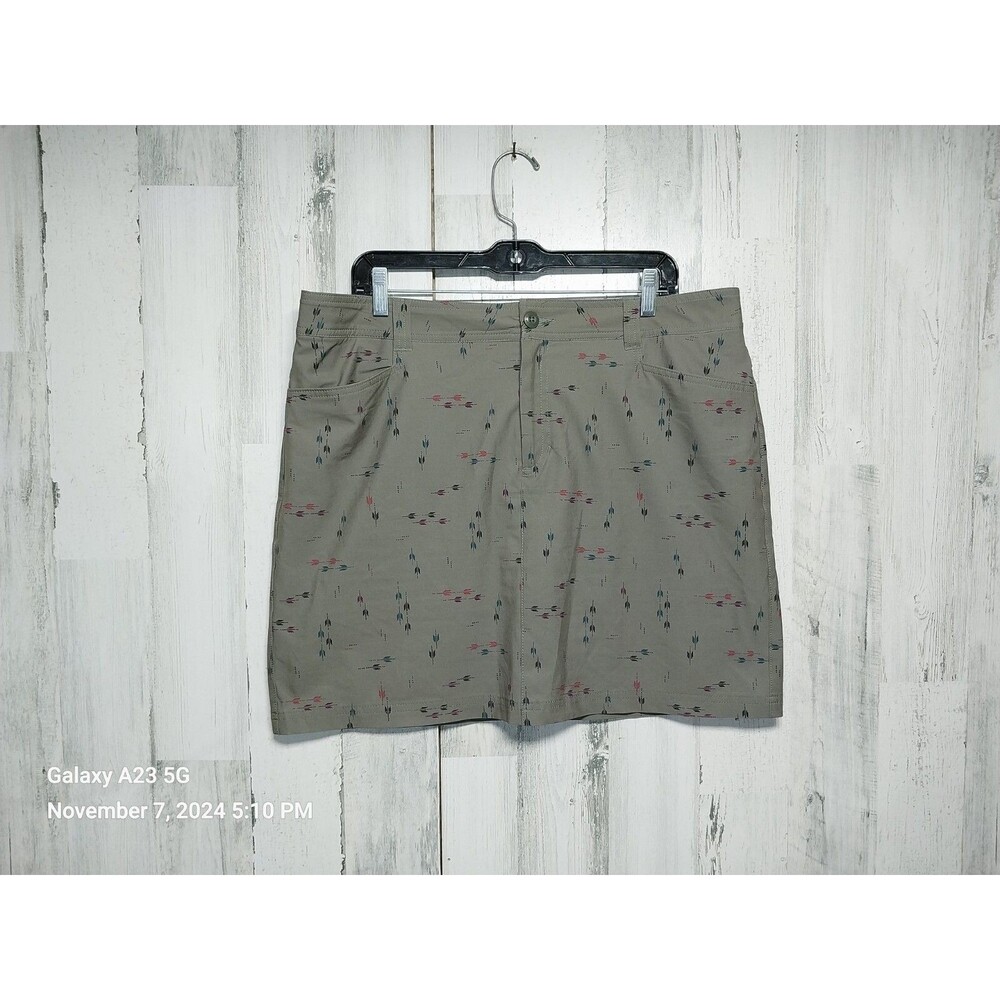 Eddie Bauer Womens Adventurer 2.0 Skort Size 14 Arrow Print Olive Green